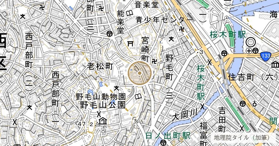 旧平沼専蔵別邸の亀甲積擁壁（別邸が建っていた斜面に、亀甲積みの石垣が残る）の位置を示す地図